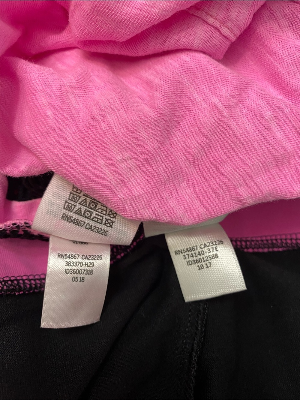 2017 VS Pink leggings & short sleeve tee - mesh detailing on both - Picture 4 of 5